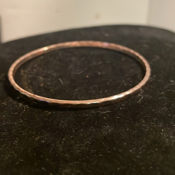 8” mixed metal hammered gold tone stackable bangle bracelet - Picture 4 of 10